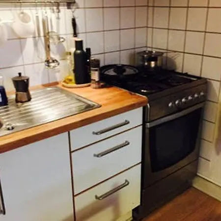 Spacious Double Room, Best Location Apartment
